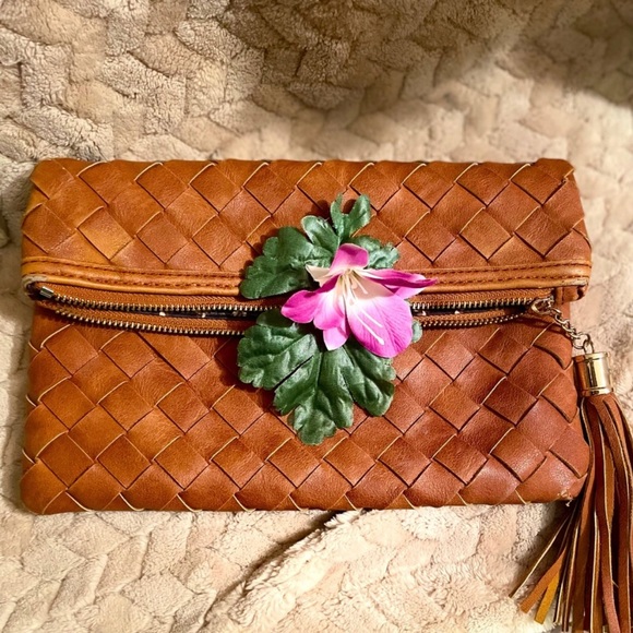 ⚡️⚡️2/$50⚡️⚡️✨👛URBAN EXPRESSION PURSE👛✨ - Picture 6 of 6